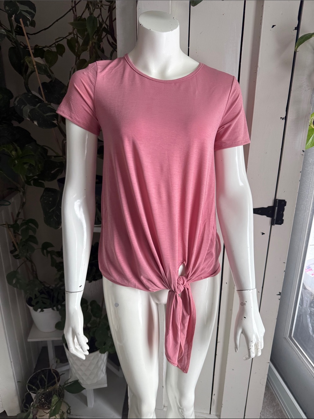 Suzy Shier Women’s Pink Tie-Front Short Sleeve Top NWOT